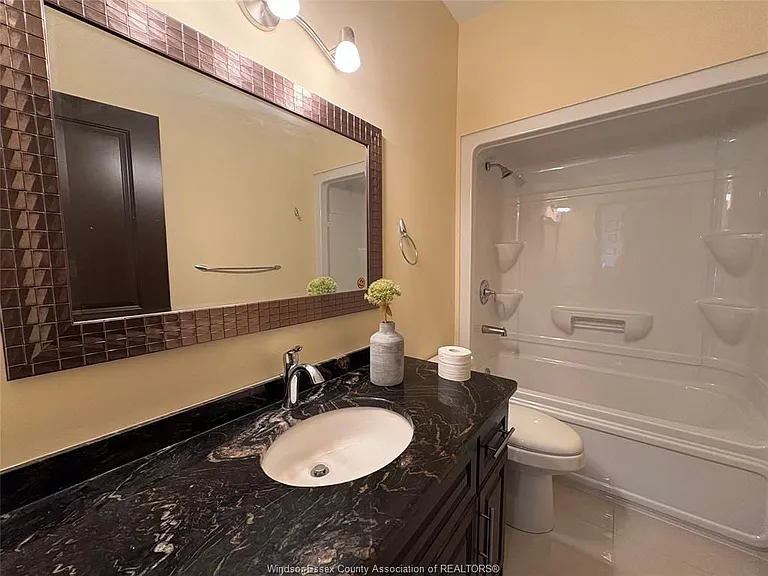 236 Shoreview Ct — Photo 32