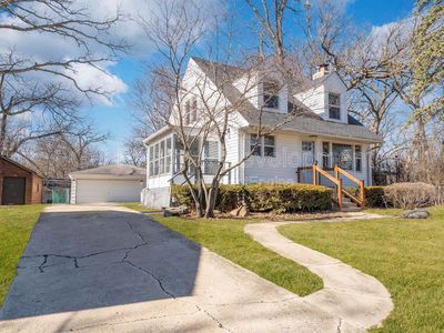 215 Indian Trl, Lake In The Hills, IL, 60156