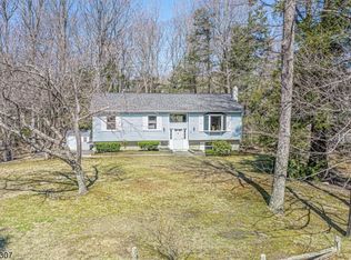 44 Wayside Rd W, Hewitt, NJ 07421