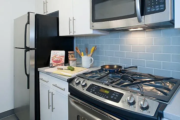 260 West 52nd Street — Photo 2