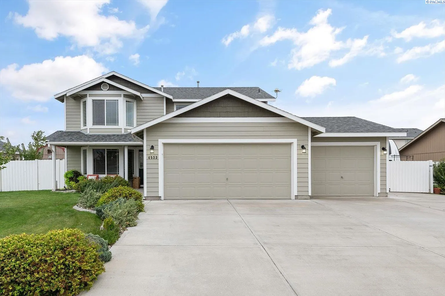 4533 Moline Ln photo 1