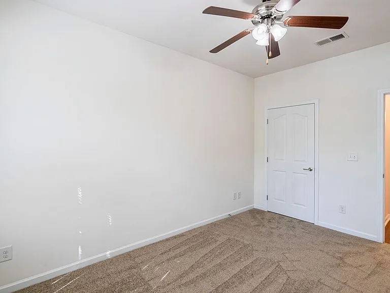 Ridgeway 32 — Photo 16