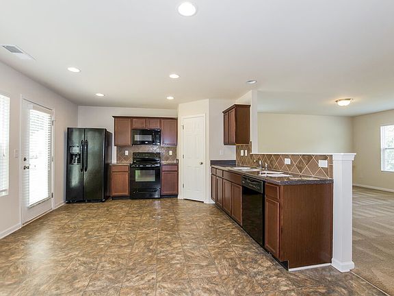 4th image of 5605 Twin Brook Dr