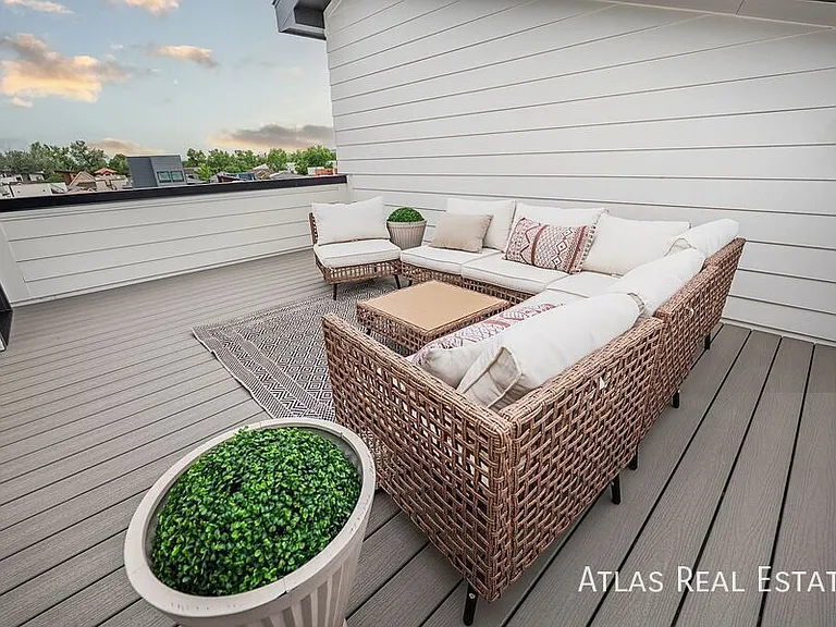 240 Osiander Street — Photo 18