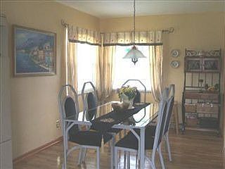 4th image of 105 Hillview St