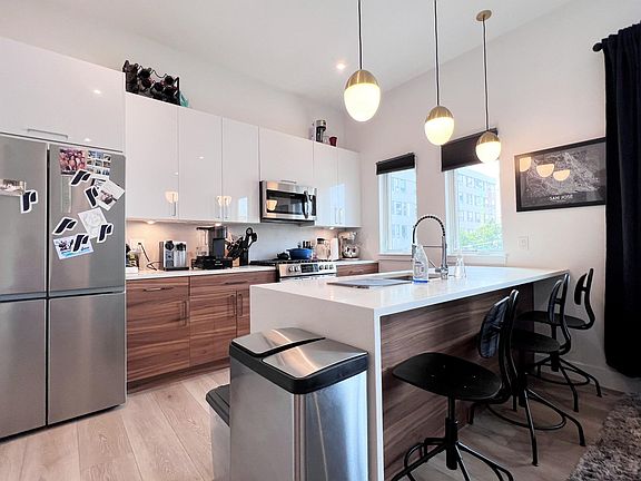 4th image of 1503 Brandywine St #401