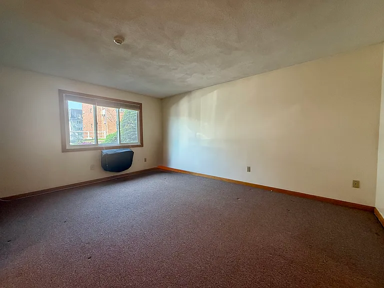 38 Middle St #1 — Photo 1