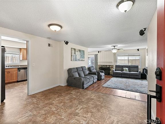 3rd image of 28948 Flowerpark Dr