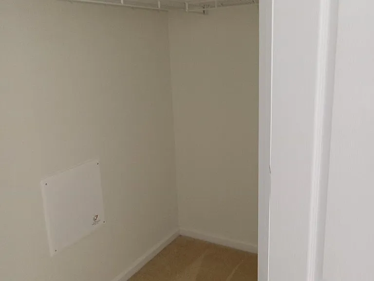 15309 Markham Dr — Photo 19