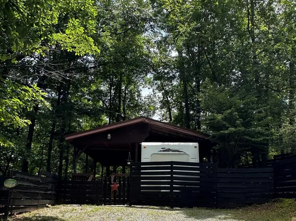 72 12th St, Ellijay, GA 30540