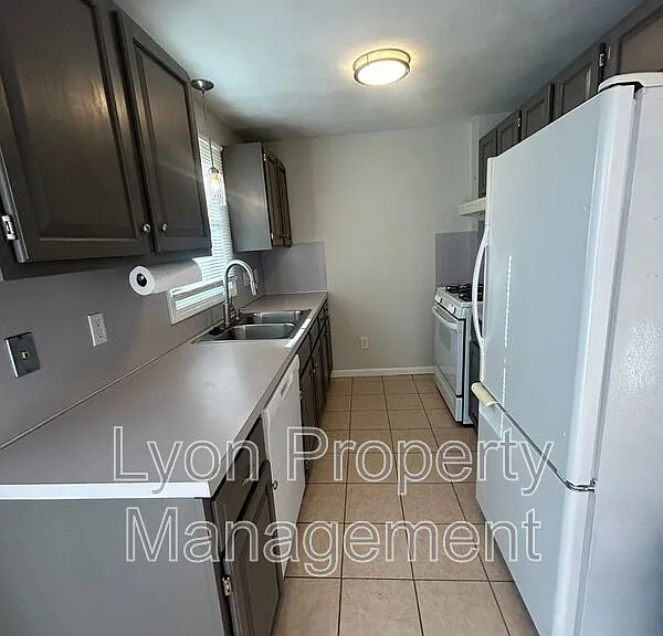 245 Mayfield Ave #3 — Photo 2