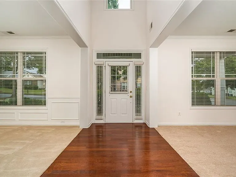 210 Harmony Lake Dr — Photo 4