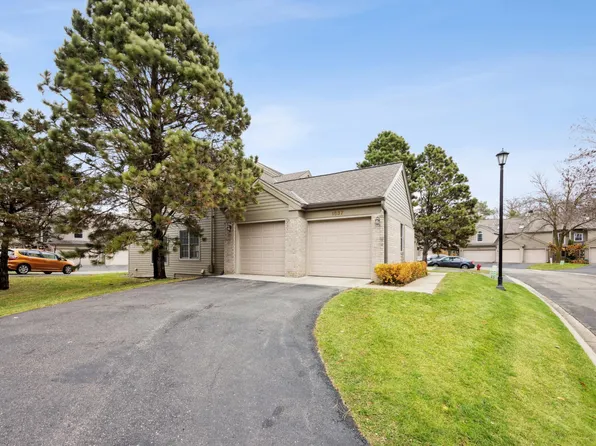 1637 Rosehill Cir, Lauderdale, MN 55108