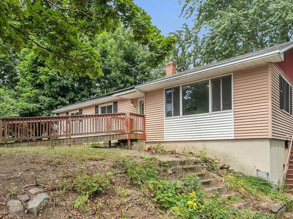 9 Linda St, Leominster, MA 01453