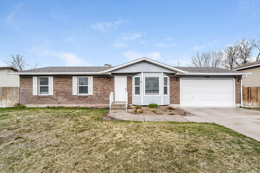 5 bed, 2.0 bath, 2233 sqft, $2,795 — Photo 1