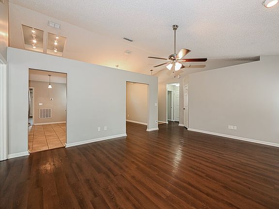 5th image of 3123 Olde Sutton Parke Dr