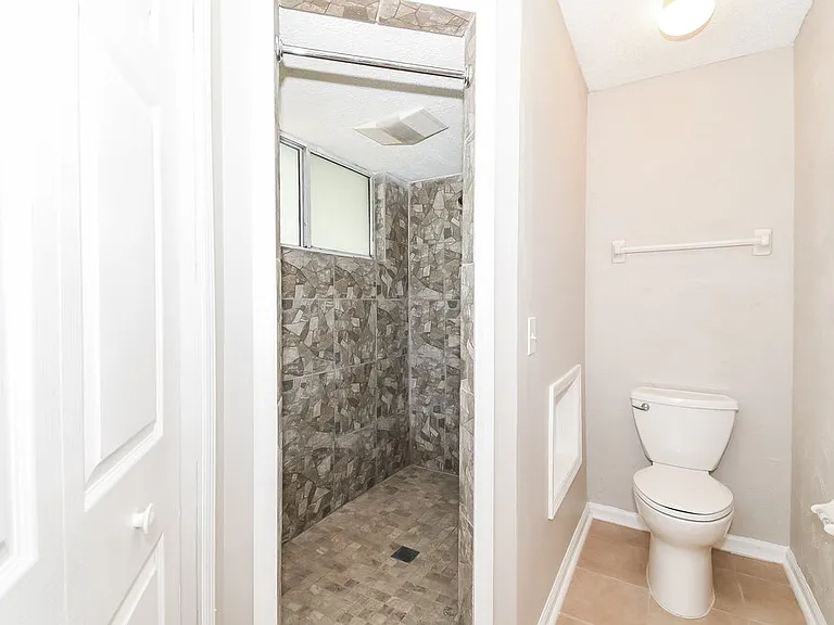 8522 Sugartree Dr — Photo 12