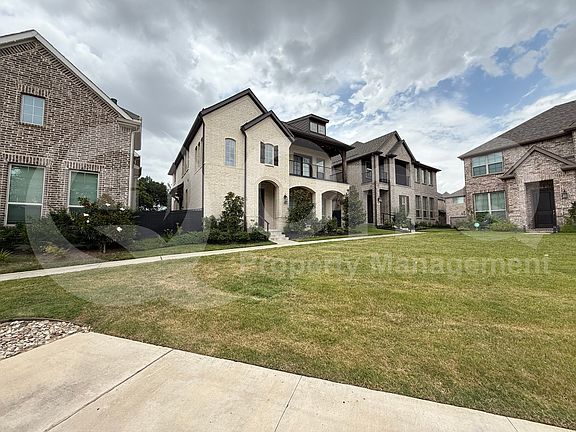 3rd image of 732 Patriot Ln