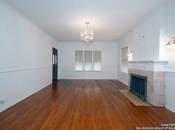2nd image of 2139 W Summit Ave