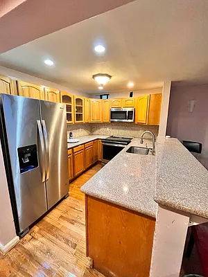 Rented by Space Real Estate | media 40