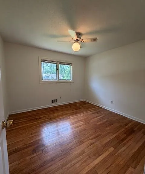 157 Jennifer Ln NW — Photo 9