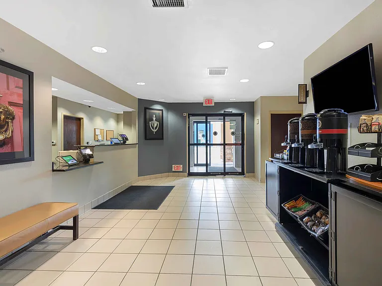 Lobby and Guest Check-in