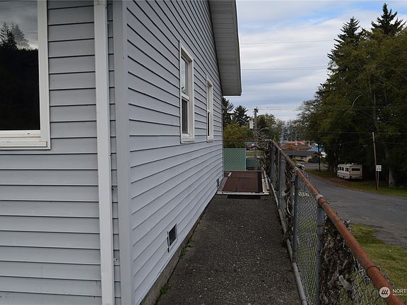 3rd image of 122 Bogachiel Street