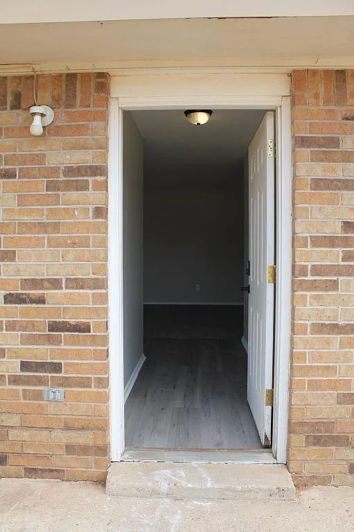 425 W Spruce — Photo 2