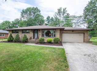 8222 Briarwood Dr, Broadview Heights, OH 44147
