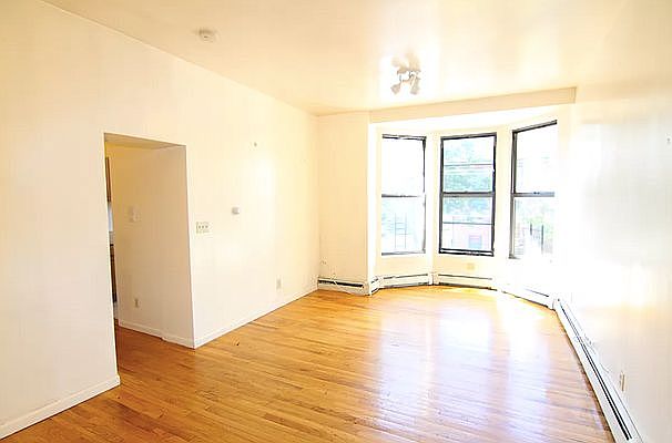 1st image of 276 Lexington Ave #2B