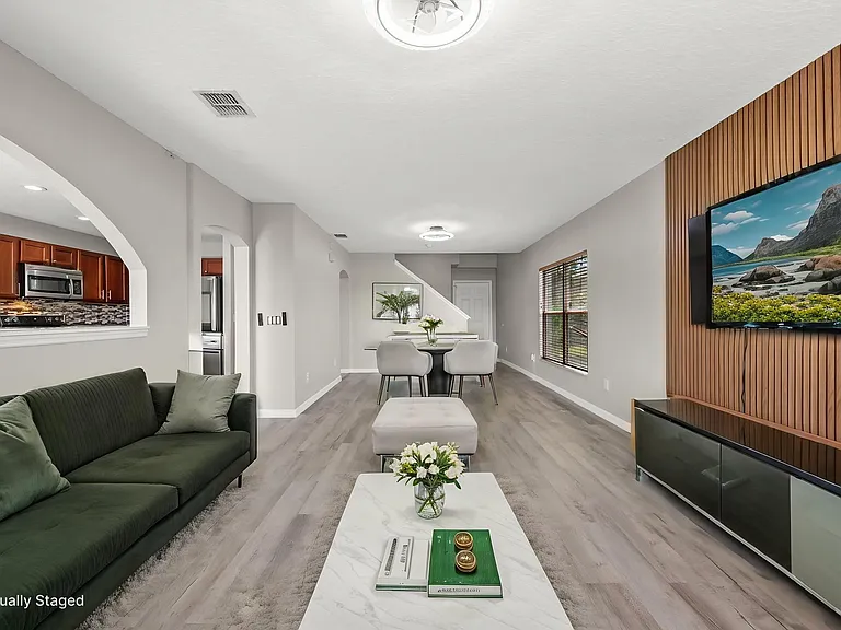 1752 Portcastle Cir — Photo 16