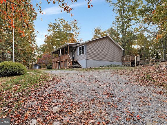 2nd image of 962 Applewood Dr