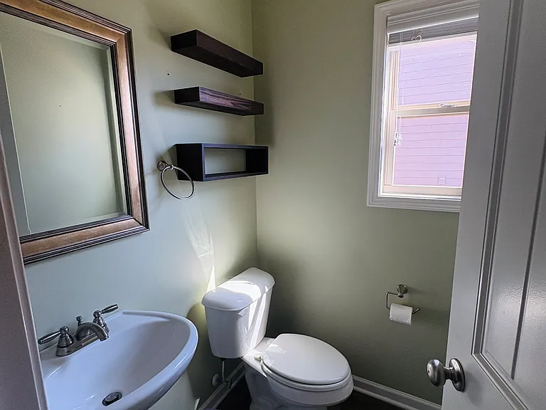 751 Walnut Woods Dr — Photo 3