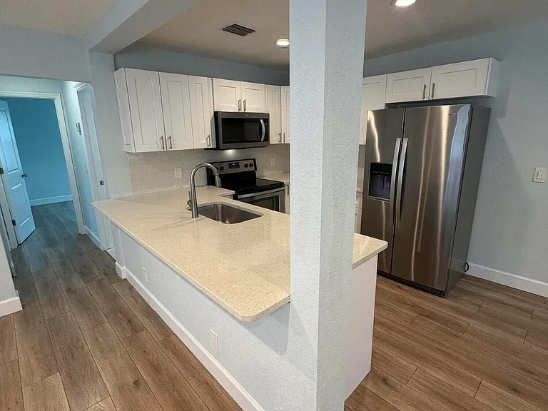 442 Winters St — Photo 16