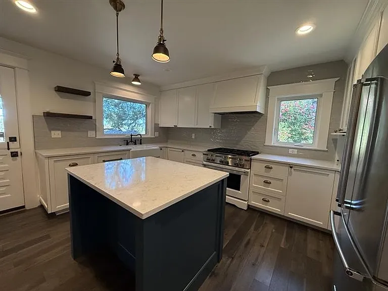 8111 SW Capitol Hwy — Photo 5