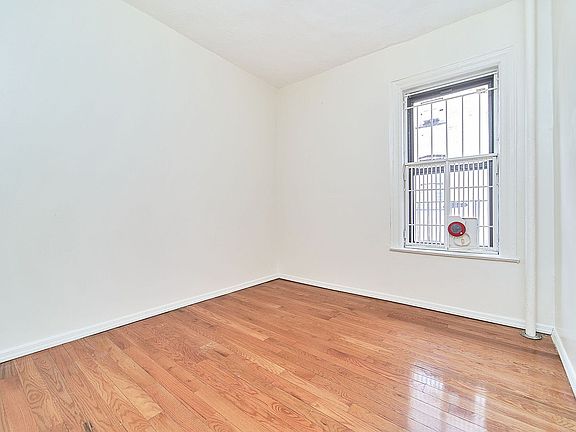 4th image of 579 W 177th St APT 52