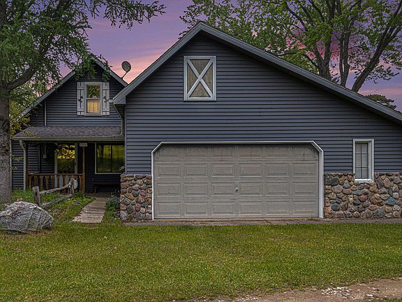 3rd image of 2332 Lakeside Dr