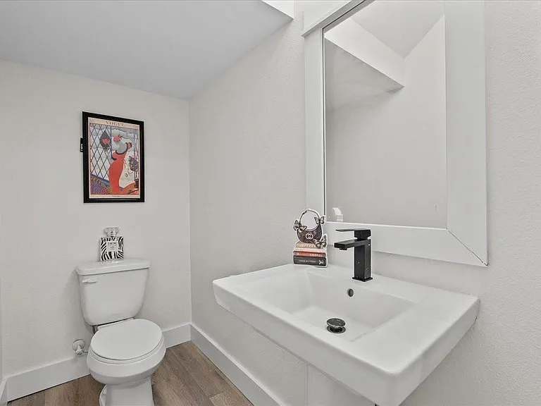 2906 Stevens St — Photo 10
