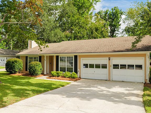 2nd image of 20 Brentwood Pl