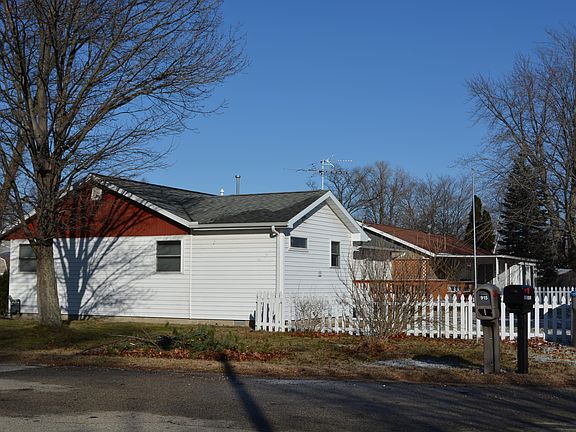 2nd image of 923 W Merchant St