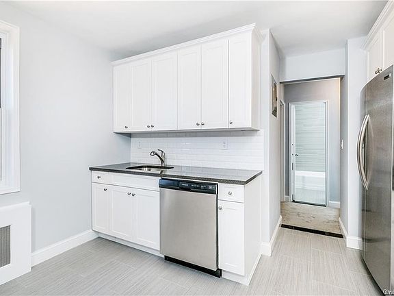 3rd image of 1 Sadore Ln APT 5G