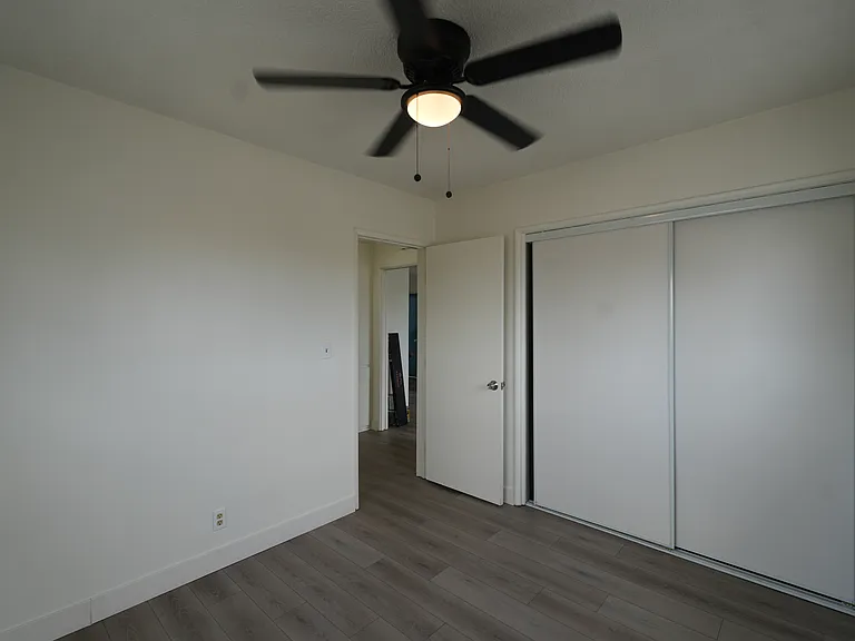 1621 W 226th St #8 — Photo 14