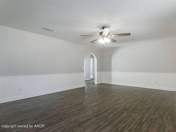 5th image of 1106 Phillips Dr