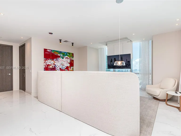 851 NE 1st Ave #Penthouse 4611-4611 — Photo 28