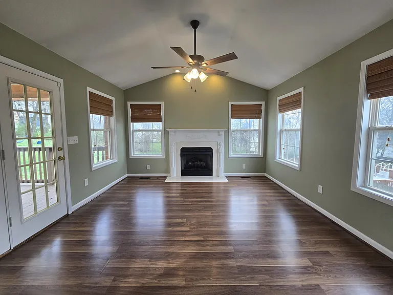 2723 Mollys Ct — Photo 4