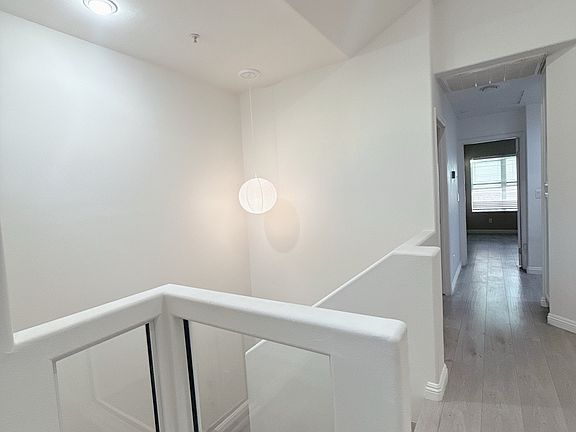 4th image of 5229 Lincoln Ave