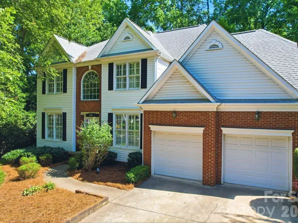 7711 Abbotsinch Ct, Charlotte, NC 28269