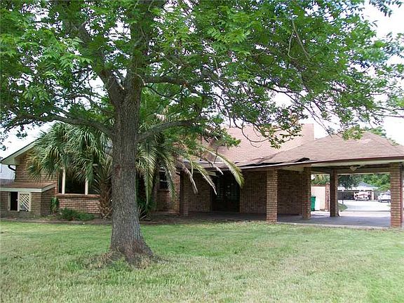 3rd image of 2708 Cedarlawn Dr