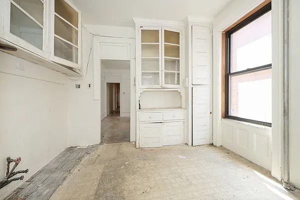 Sold by Rand Realty NY | media 5