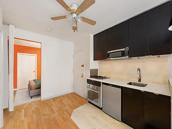 3rd image of 212 E 88th St APT 3D